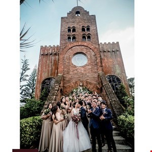 Ariel and Tin at the Caleruega Chapel. 